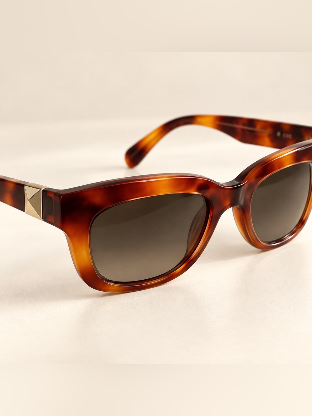 Valentino V669S Rockstud Tortoiseshell Oversized Sunglasses EUC